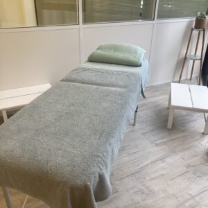 Cabine esthétique : cils , ongles, coiffure