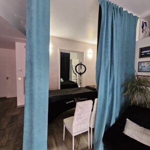 Cabine esthétique ( massage, extension des cils, soin esthétique)