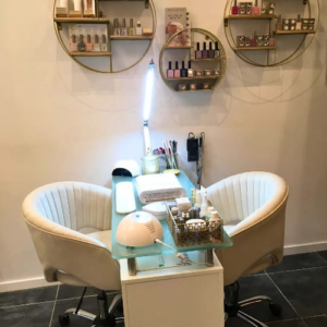 Espace complet pour manucure