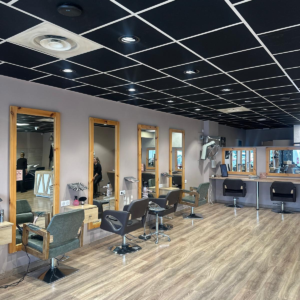 Fauteuil de coiffure à louer – Salon professionnel à Antibes